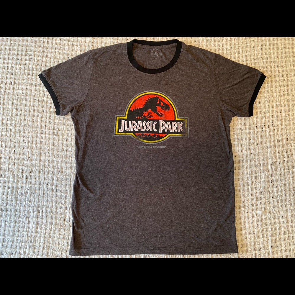 Universal Studios Jurassic Park T-shirt - size M
